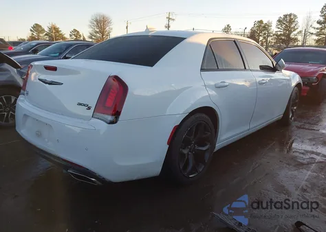 2021 Chrysler 300 300S z USA, uszkodzony, nr VIN 2C3CCABG6MH589081